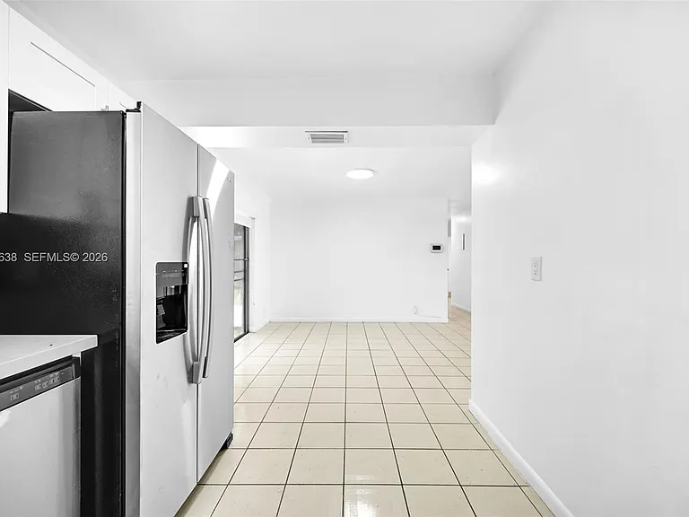 304 SW 77th Ave — Photo 14