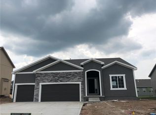 108 SW Ayden Ln, Blue Springs, MO 64064