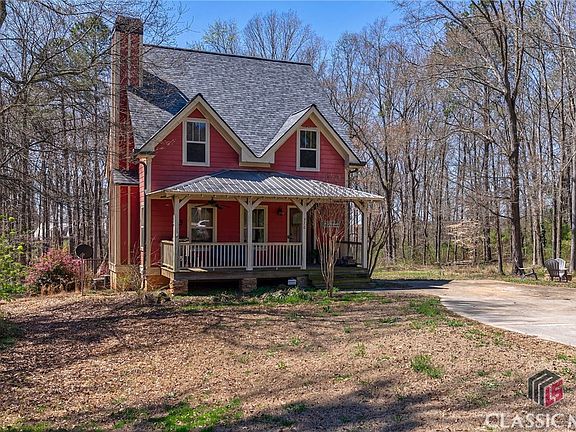 3rd image of 378 Live Oak Lane