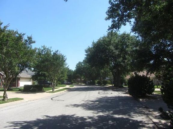 4th image of 16400 Spotted Eagle Dr