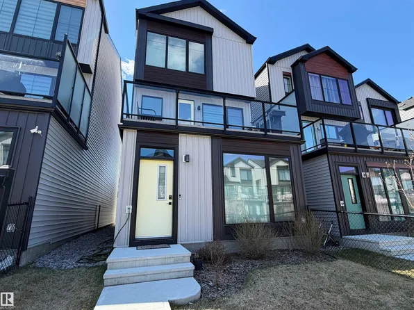 451 39th St SW, Edmonton, AB T6X 2X9