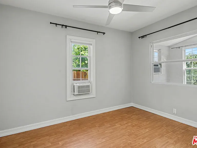 807 Annan Ter — Photo 17
