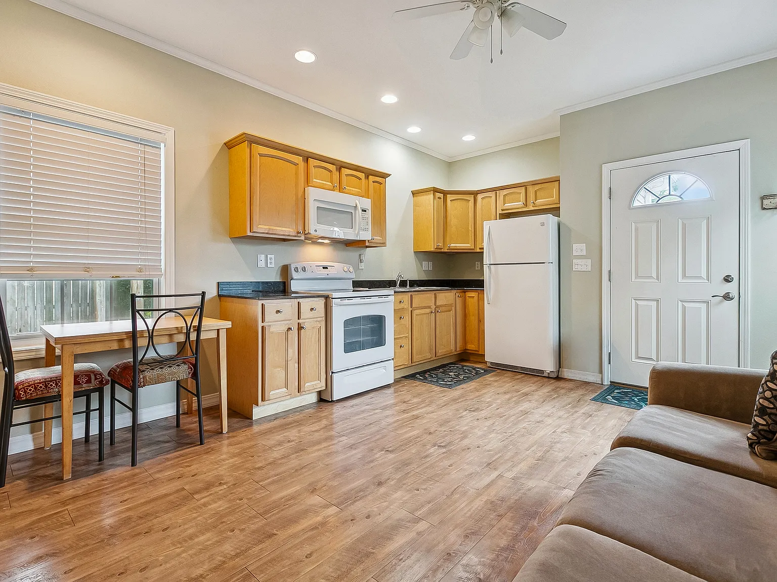1 bed, 600 sqft, $1,100 — Photo 3