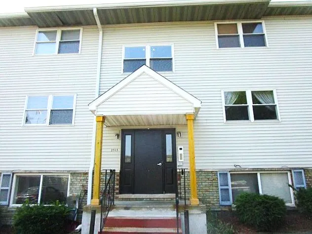 2515 W Westport Rd — Photo 10