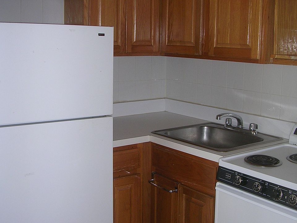 2nd image of 1220 Lexington Ave APT 2A