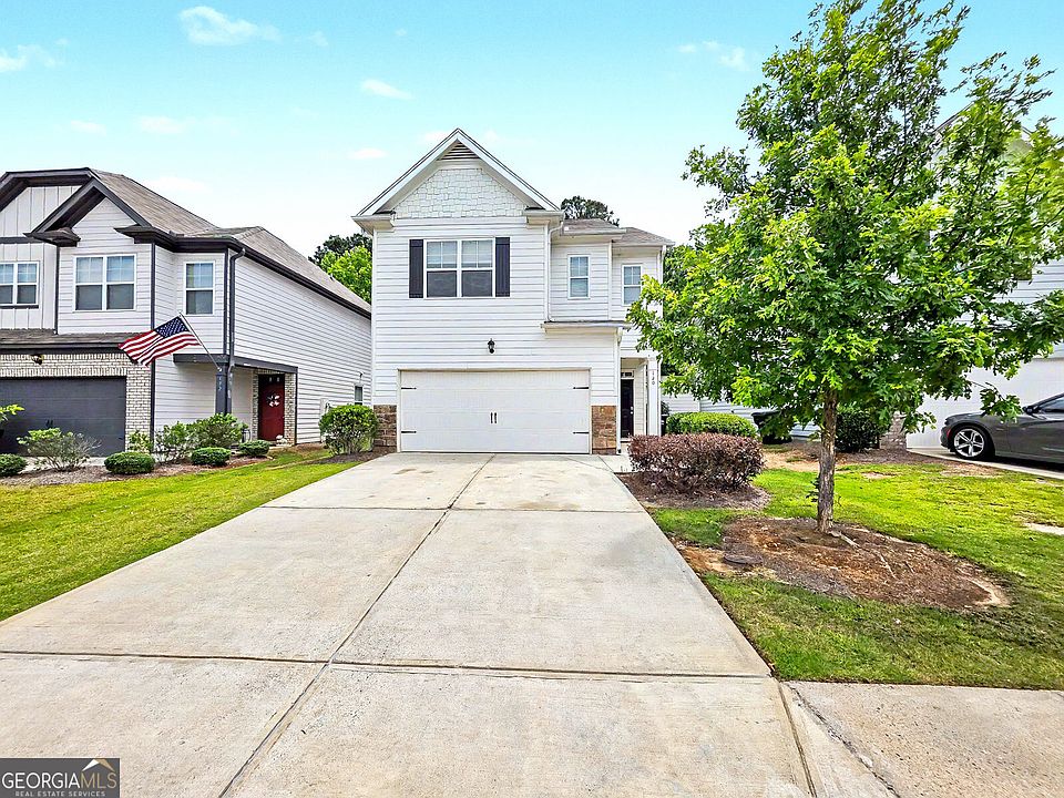 1st image of 130 Woodhouse Cir
