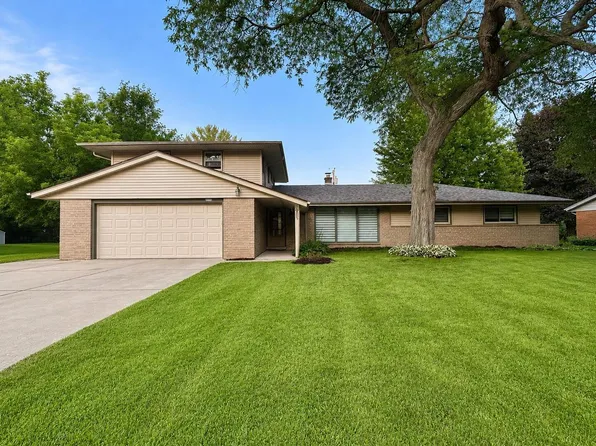 6964 N Braeburn LANE, Glendale, WI 53209