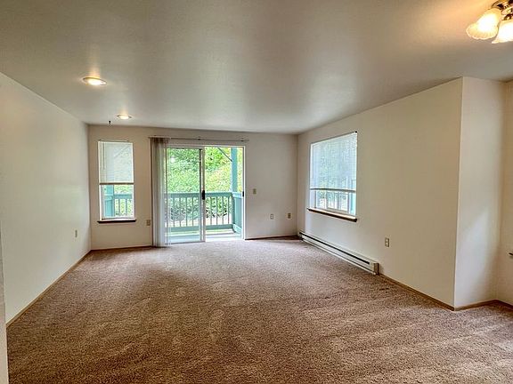5th image of 1411 Bradley Ln APT C