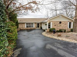 1860 Riverview Ct, Hendersonville, NC 28739