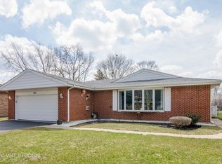 603 Lee Dr, Crystal Lake, IL 60014