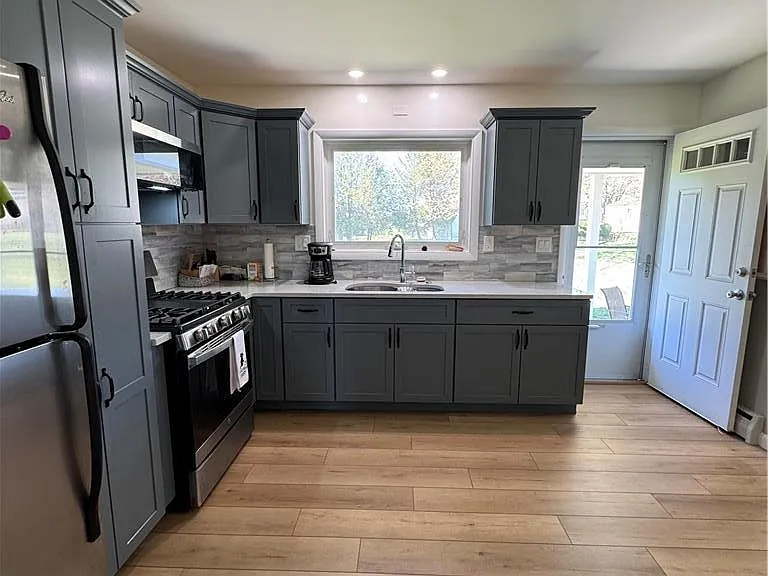 1264 California Ave — Photo 9