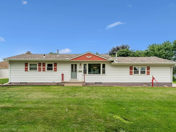 1831 Lorraine Ave, Waterloo, IA 50702
