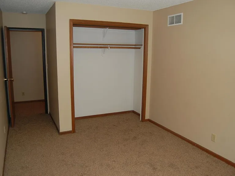 Second bedroom 18'x10'
