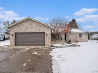 5428 Owen Rd, Linden, MI 48451