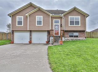 518 Wells Cir, Odessa, MO 64076