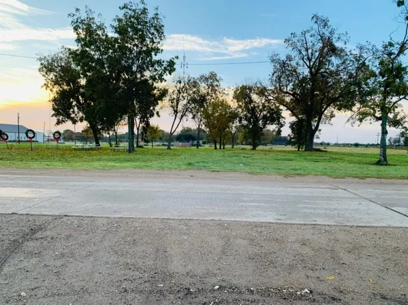 E Calhoun St, Rice, TX 75155