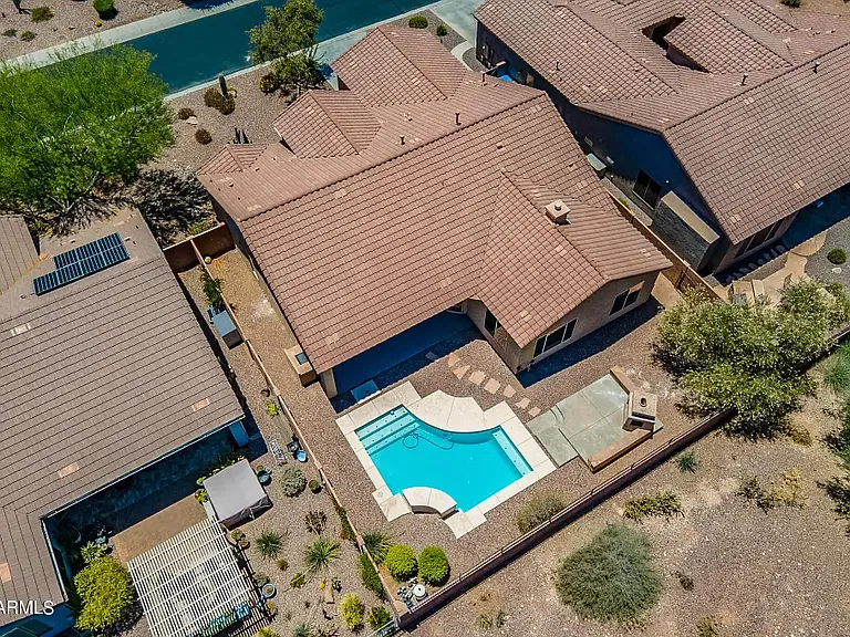 1682 W Ainsworth Dr — Photo 1