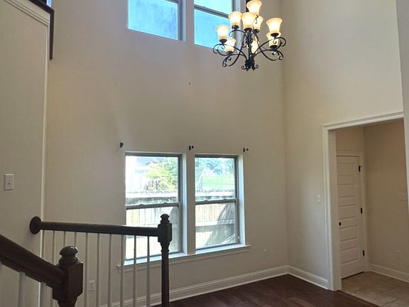 4th image of 15514 Green Trails Blvd