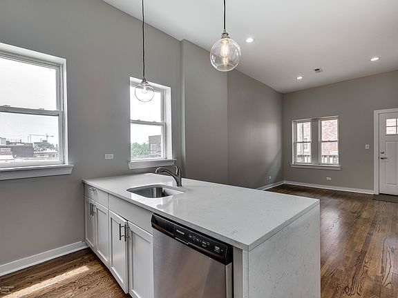 2nd image of 734 N Throop St APT 4R
