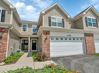 1334 Hawk Hollow Dr, Yorkville, IL 60560