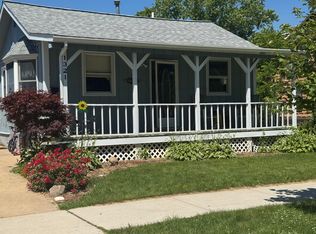 1321 Pearl St, Lake Odessa, MI 48849