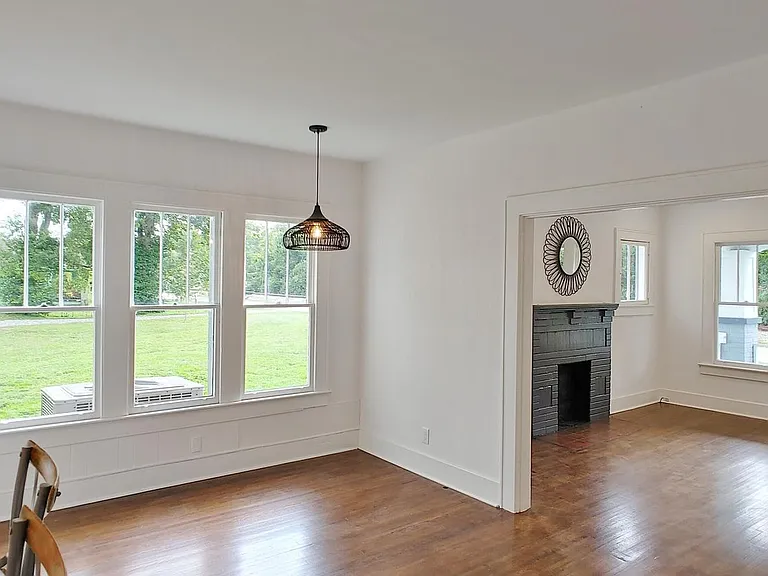 2123 Lyndon Ave — Photo 6