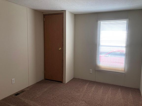 5th image of 59598 Susan Ln E