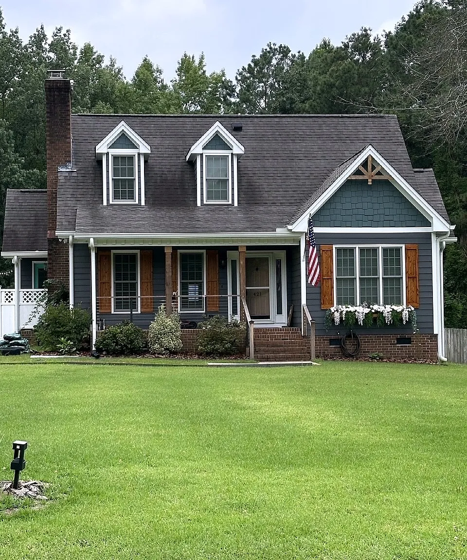 3 bed, 2.5 bath, 1690 sqft, $2,300 — Photo 1