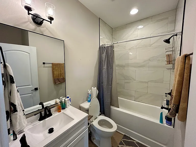 944 Irwin St — Photo 19