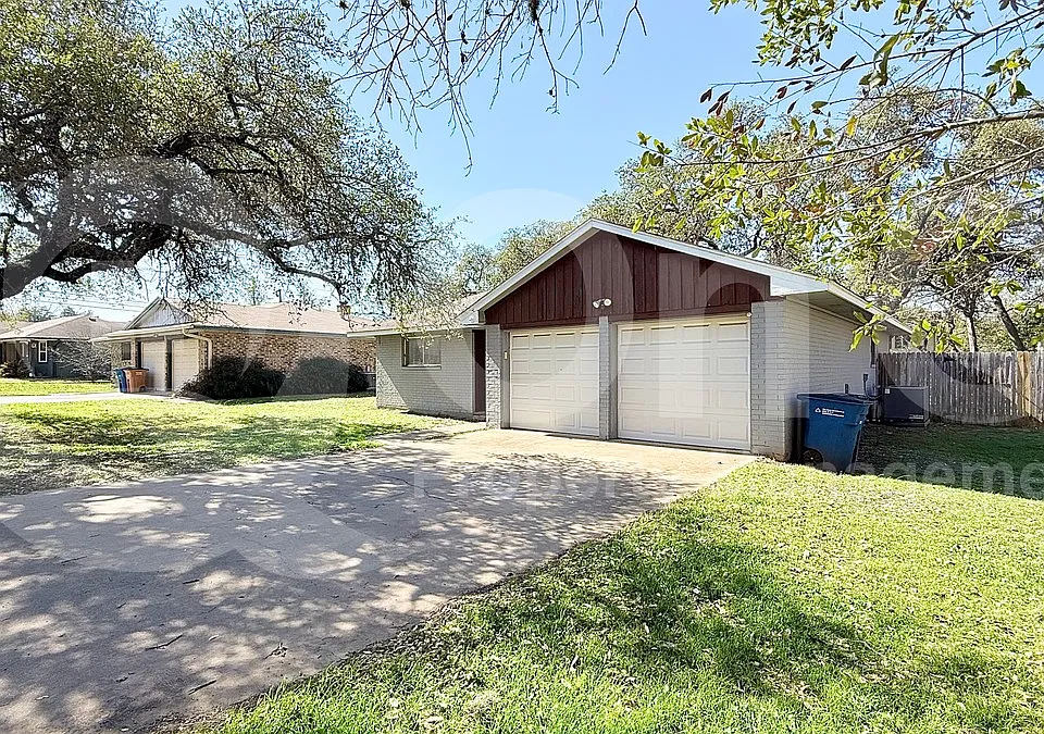 5628 Wagon Train Rd