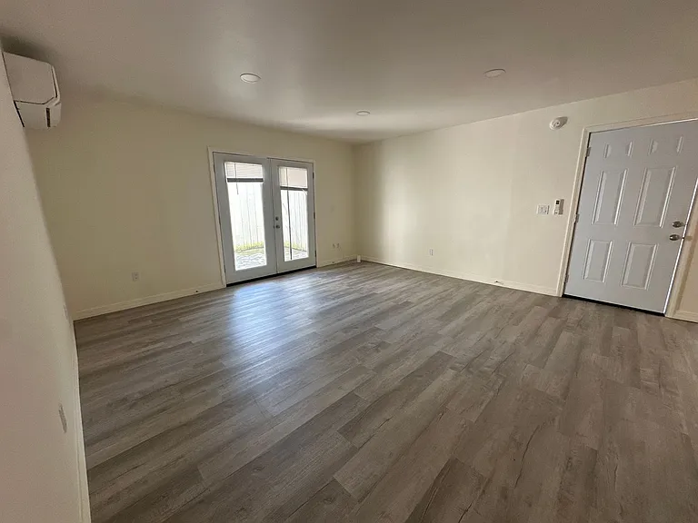 University Park Apartments near Cornell University — Photo 239