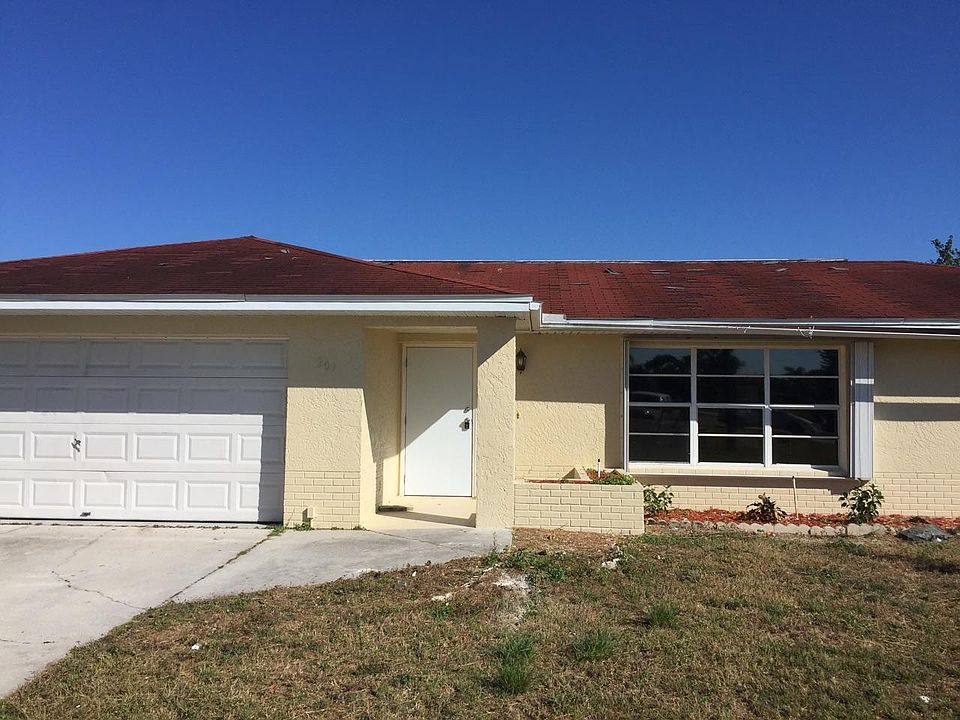 1st image of 209 Eaglesmere Dr