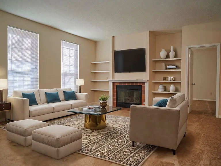 Grand Bay Apartments and Townhomes — Photo 10