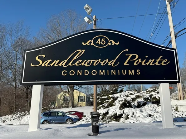 45 Macy St #A206, Amesbury, MA 01913