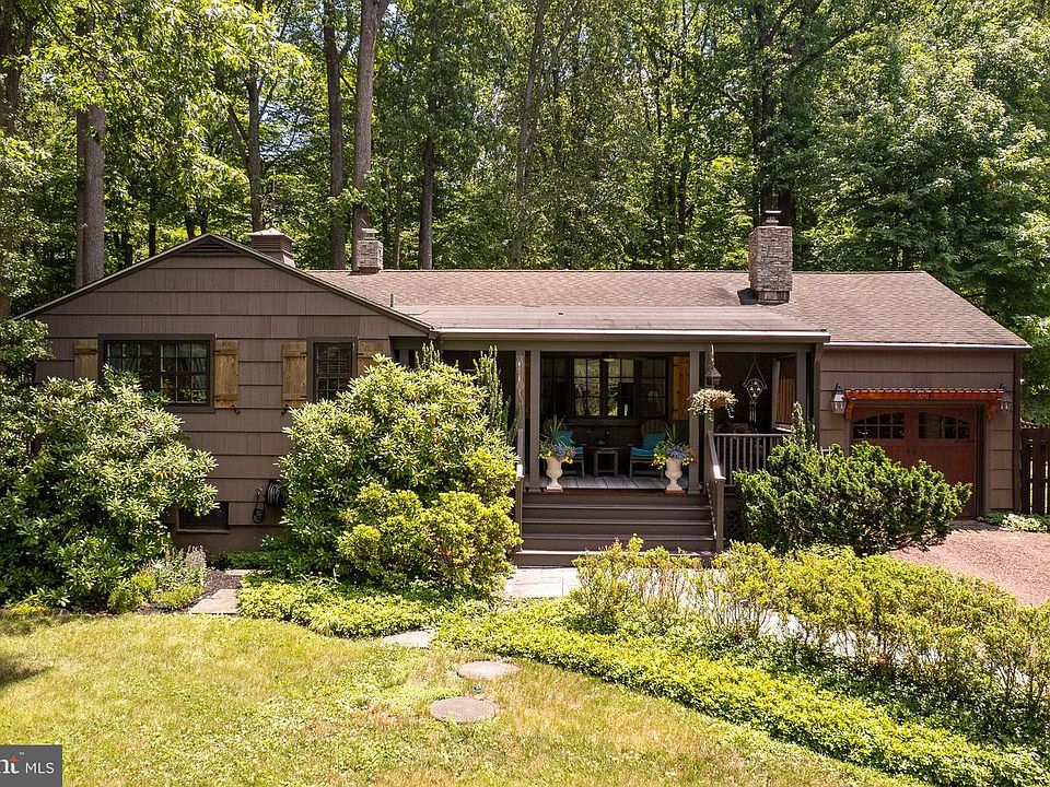 1st image of 221 Pleasant Valley Rd