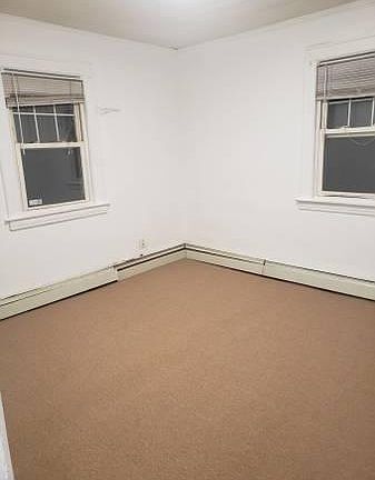 4th image of 201 Willets Ave