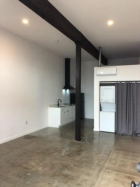 Studio, 400 sqft, $1,395 — Photo 4