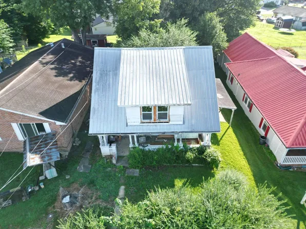 324 High School Ave, Hurricane, WV 25526