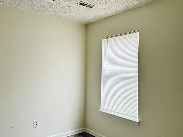 2607 Bluff View Dr — Photo 14