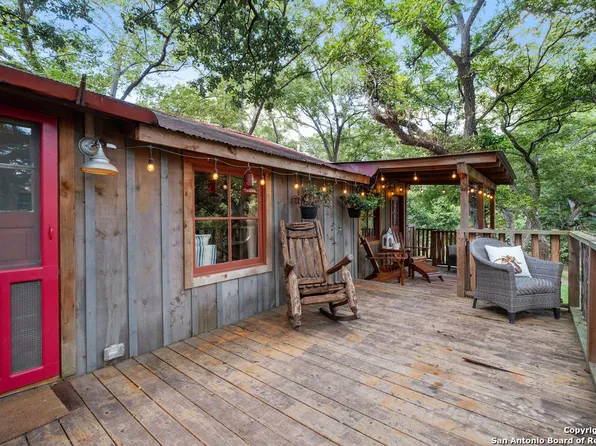 901 Angelo, Castroville, TX 78009