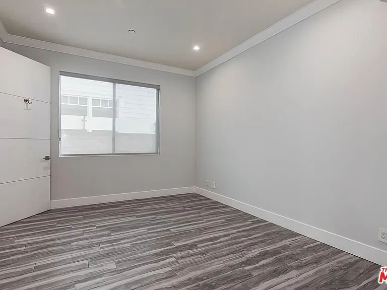 12730 Montana Ave — Photo 13