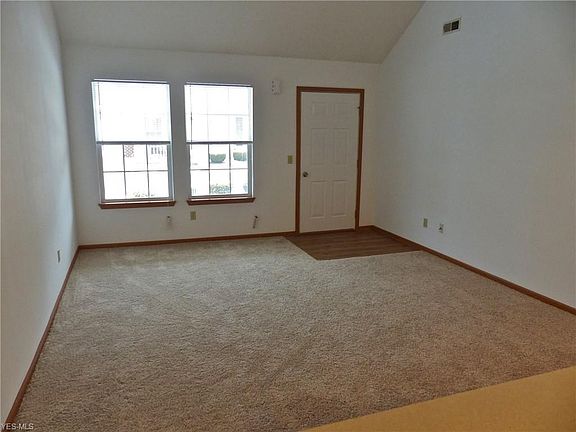 4th image of 770 N Creek Dr Unit 770
