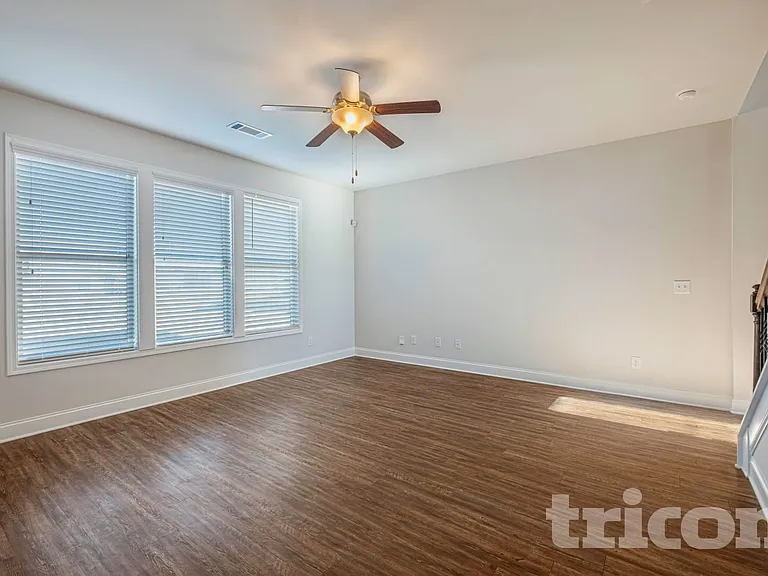 4035 Evelyn View Ct — Photo 15