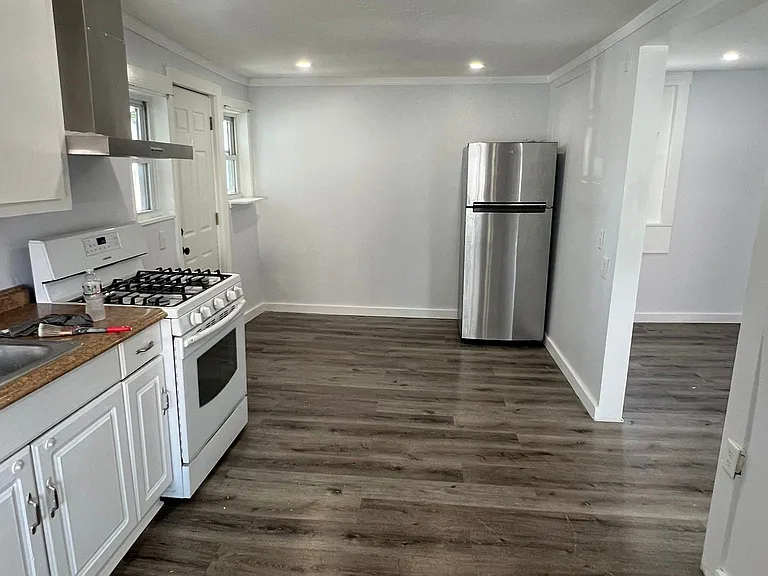 95 Central St #1 — Photo 3
