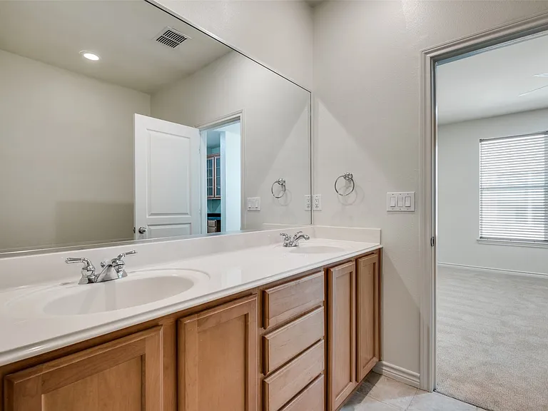 4225 McKinney Ave #11 — Photo 23