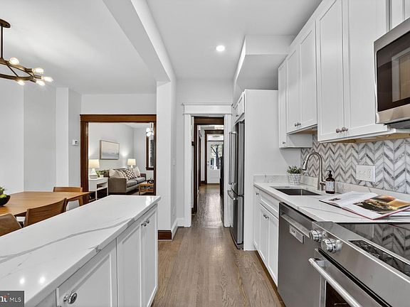 4th image of 1242 Oates St NE