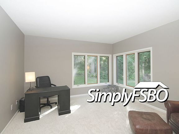 4th image of 1420 Lakeside Dr