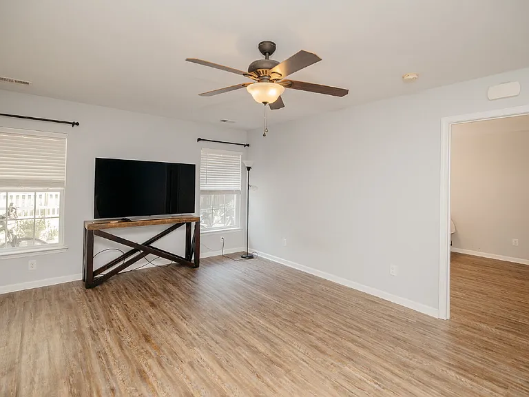 262 Island Green Rd — Photo 18