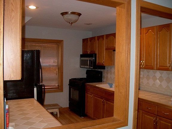 2nd image of 10918 S Avenue G