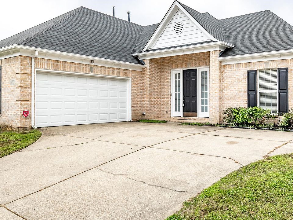 1st image of 930 Nesting Wood Cir E